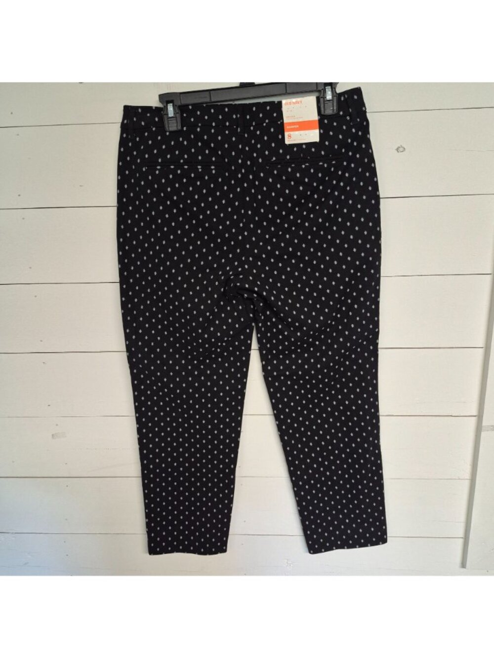 Old Navy Women's Harper Mid-Rise Black & White Polka Dot Capri Pants NWT - Picture 6 of 9
